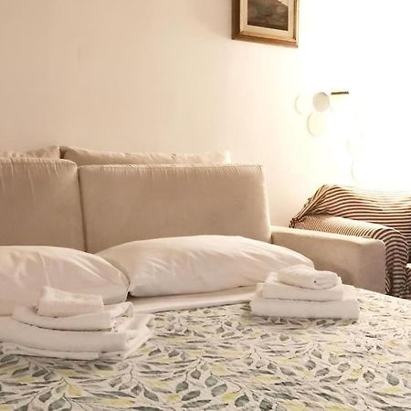 Cozy Apartment Near Train Station Флоренция Экстерьер фото