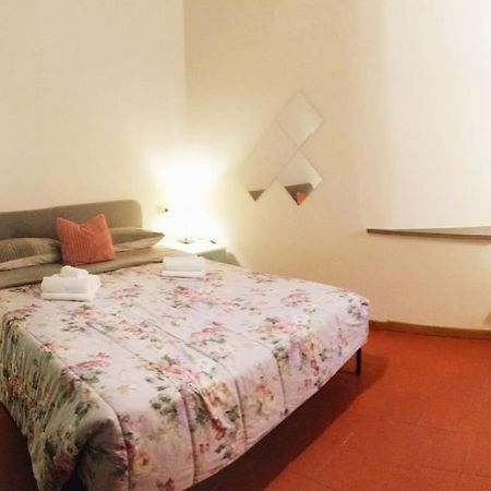Cozy Apartment Near Train Station Флоренция Экстерьер фото