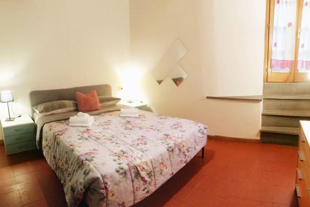Cozy Apartment Near Train Station Флоренция Экстерьер фото