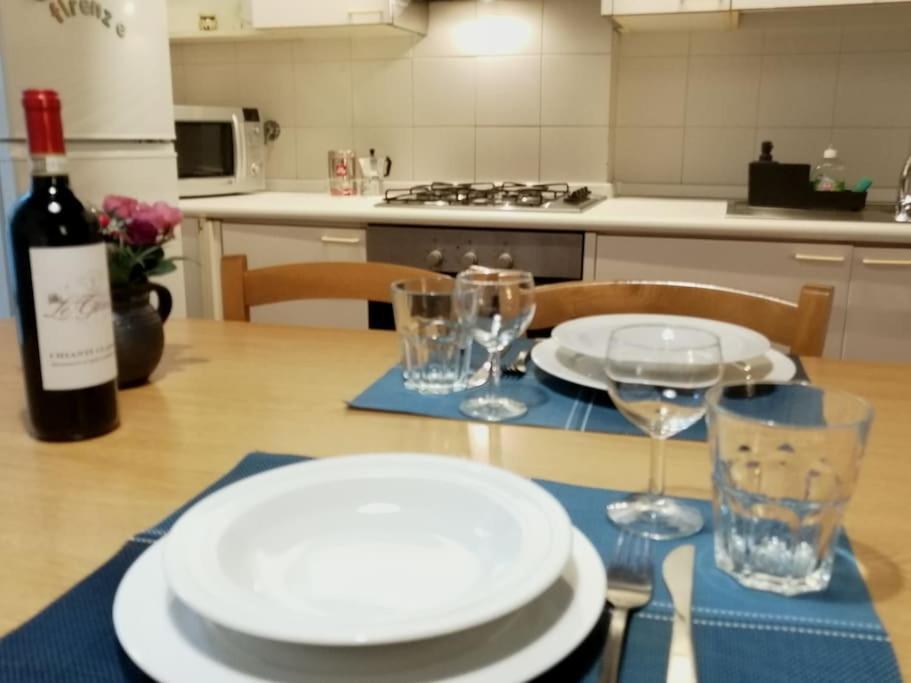 Cozy Apartment Near Train Station Флоренция Экстерьер фото